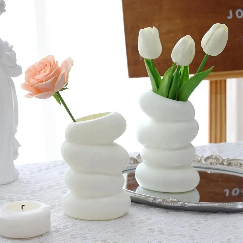 Plastic Spiral White Vase for Flower Arrangement